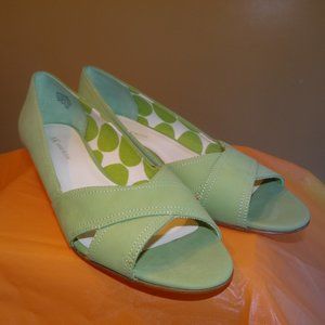 Anne Klein Pastel Green Kitten Wedge Sandal - Sz. 9